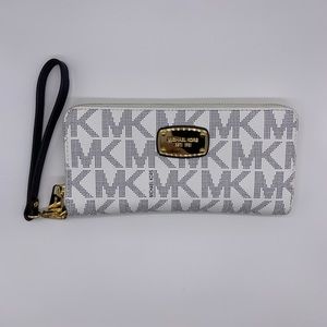 Michael Kors zip wallet